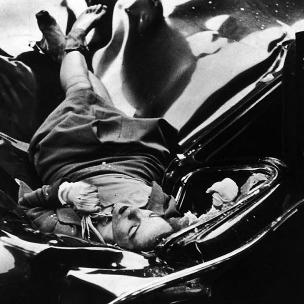 Things you should know about Evelyn McHale, the most famous suicide ever